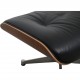 Charles Eames Lounge chair med ottoman i sort læder og valnød 2021