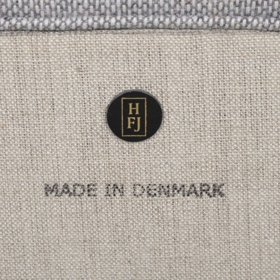 Finn Juhl Pelikan stol i gråt stof 2016