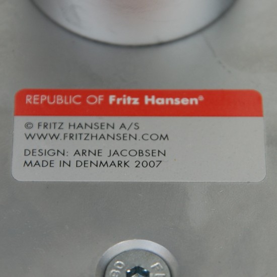 Arne Jacobsen Svane stol i whisky classic læder