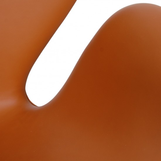 Arne Jacobsen Svane stol i whisky classic læder