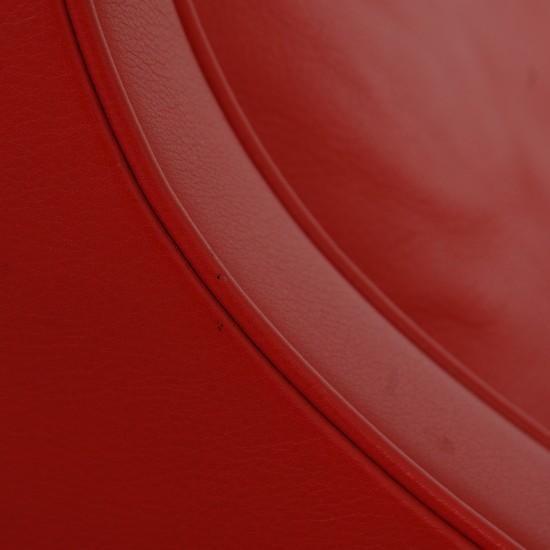 Børge Mogensen 2204 øreklapstol med skammel i rødt læder