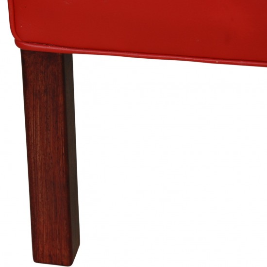 Børge Mogensen 2204 øreklapstol med skammel i rødt læder