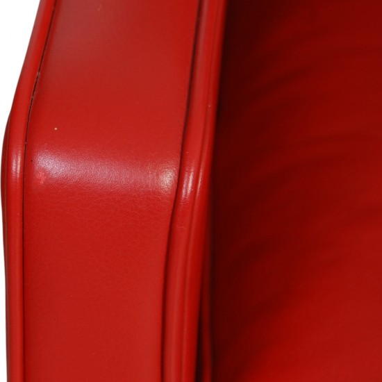 Børge Mogensen 2204 øreklapstol med skammel i rødt læder