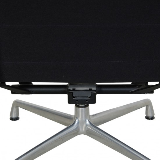 Charles Eames Ea222 loungestol i sort læder