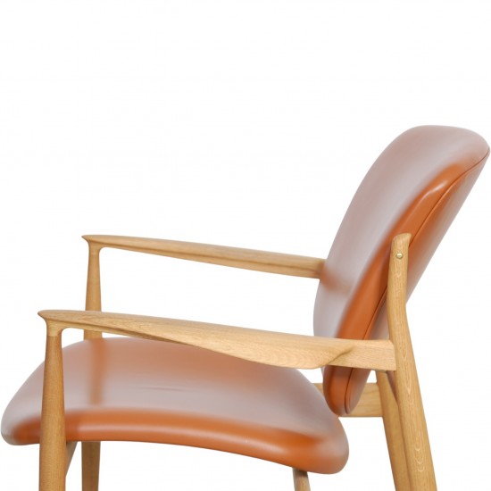 Finn Juhl France stol i cognac læder og eg
