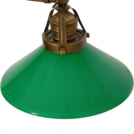 Vintage dobbeltarmet bordlampe i messing med grønne glasskærme