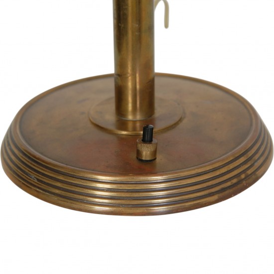 Vintage dobbeltarmet bordlampe i messing med grønne glasskærme