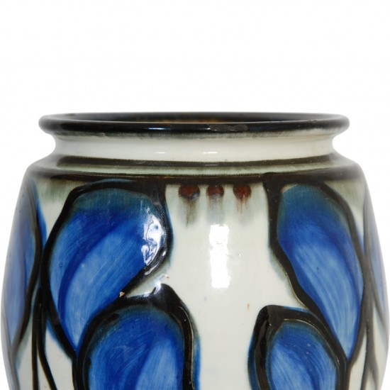 Herman Kæhler keramisk vase med blåt blomster motiv, H:27,5 cm, 1920'erne-1930'erne