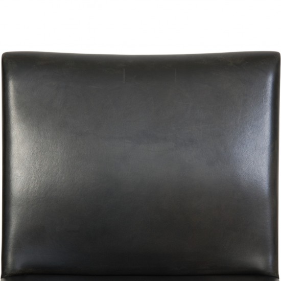 Hans Wegner AP-40 stol i sort læder