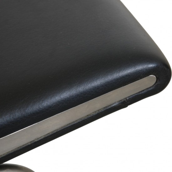 Hans Wegner AP-40 stol i sort læder