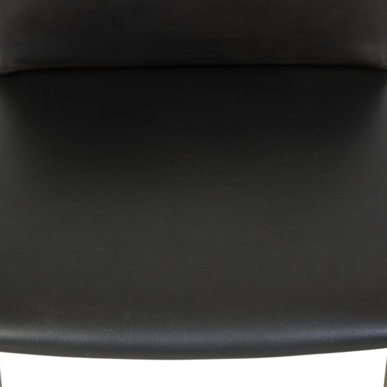 Hans Wegner AP-40 stol i sort læder