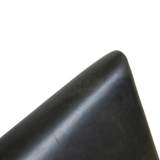 Hans Wegner AP-40 stol i sort læder