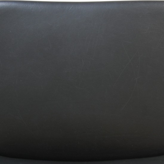 Hans Wegner AP-40 stol i sort læder