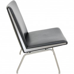 Hans Wegner AP-40 stol i sort læder