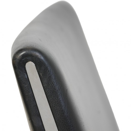 Hans Wegner AP-40 stol i sort læder