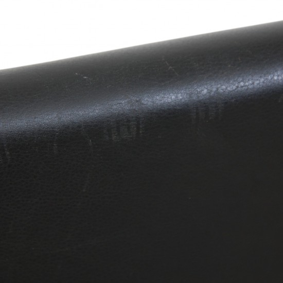 Hans Wegner AP-40 stol i sort læder