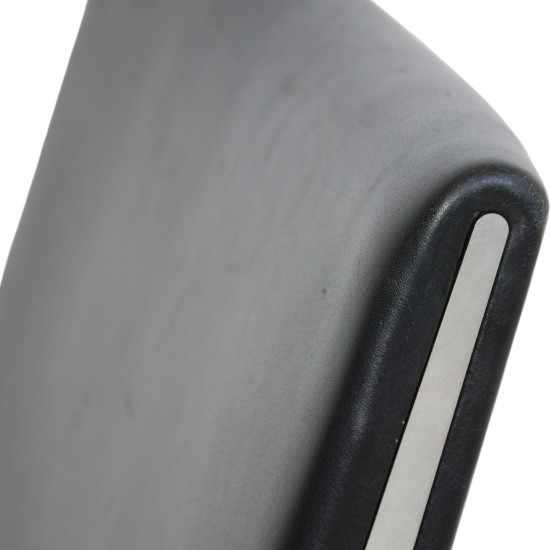 Hans Wegner AP-40 stol i sort læder