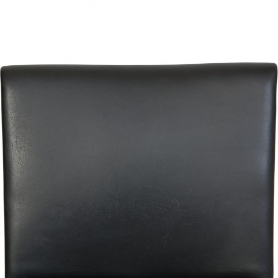 Hans Wegner AP-40 stol i sort læder