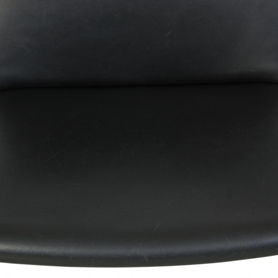 Hans Wegner AP-40 stol i sort læder