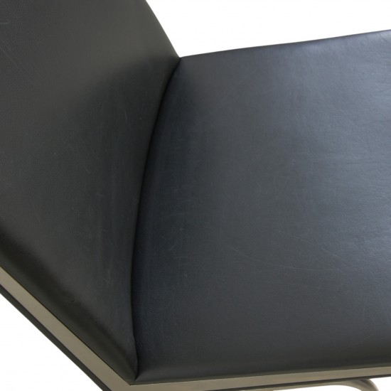 Hans Wegner AP-40 stol i sort læder