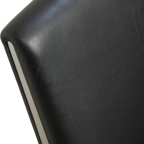 Hans Wegner AP-40 stol i sort læder