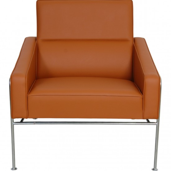 Arne Jacobsen 3301 Lufthavnsstol nybetrukket med Cognac bizon læder