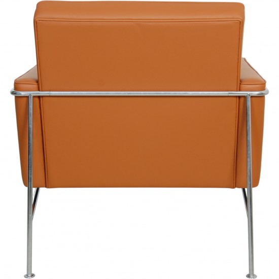Arne Jacobsen 3301 Lufthavnsstol nybetrukket med Cognac bizon læder