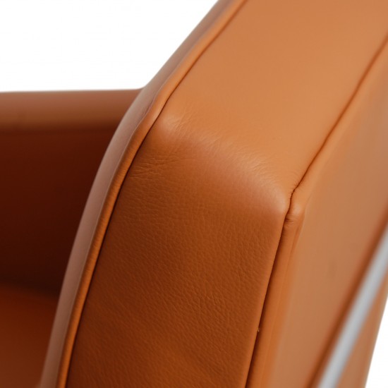 Arne Jacobsen 3301 Lufthavnsstol nybetrukket med Cognac bizon læder