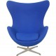 Arne Jacobsen Ægget stol i blåt stof 2000