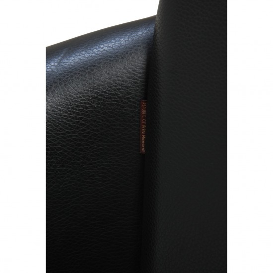 Arne Jacobsen Ægget stol i sort Aura læder 2017