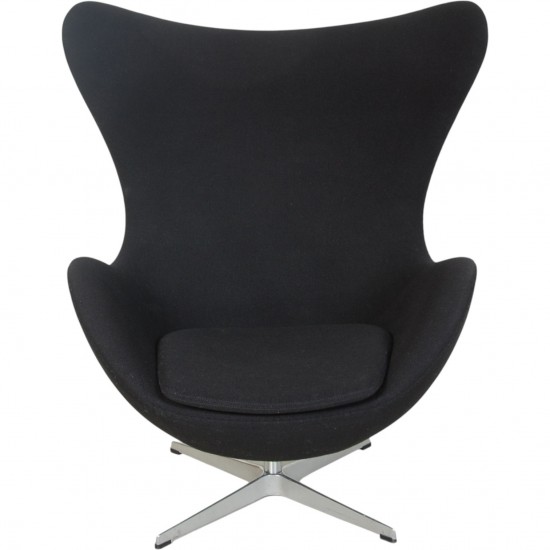 Arne Jacobsen Ægget stol i sort stof 2006