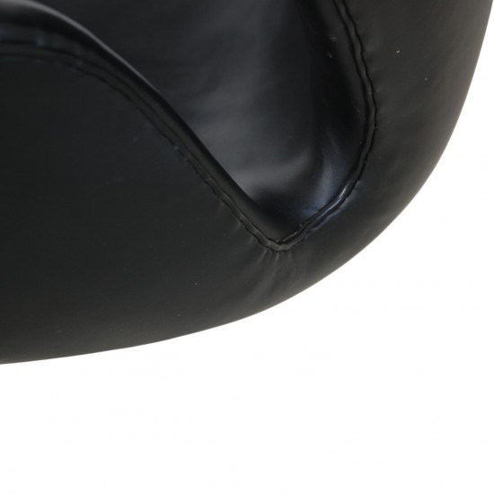 Arne Jacobsen Svane stol i sort læder 1980'erne