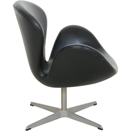 Arne Jacobsen Svane stol i sort læder 1980'erne
