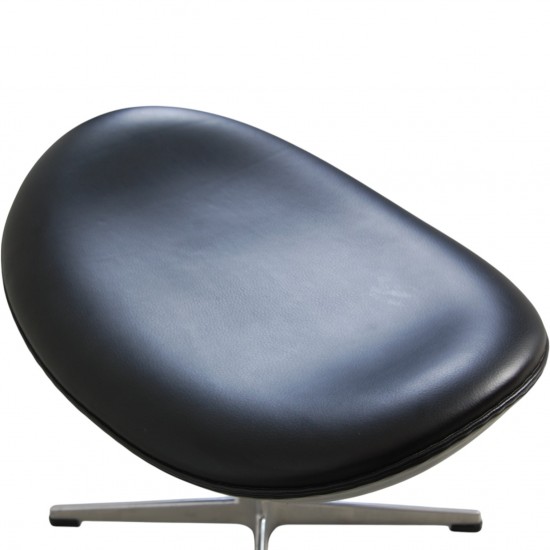 Arne Jacobsen Æggetaburet i sort Aura læder 2017