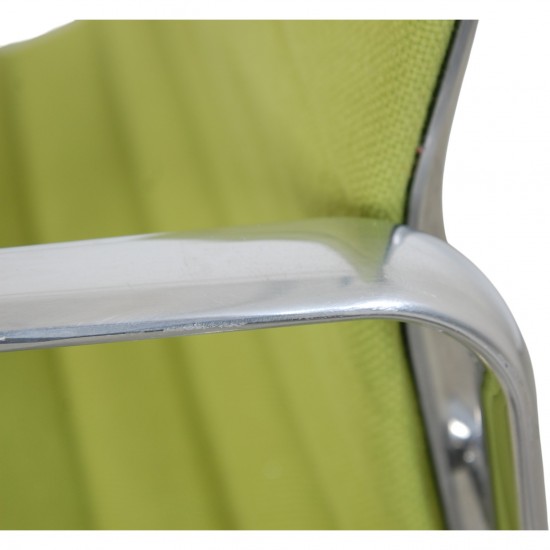 Charles Eames EA108 stol i grønt stof 2019 (uden drej)