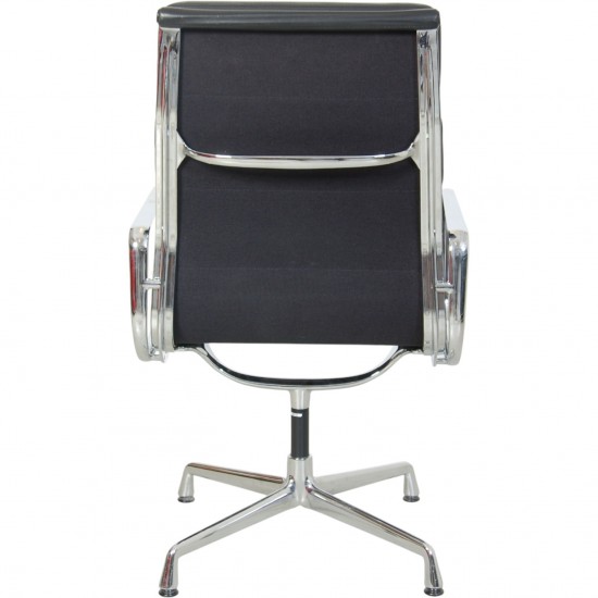 Charles Eames EA209 softpad stol i sort læder 2007