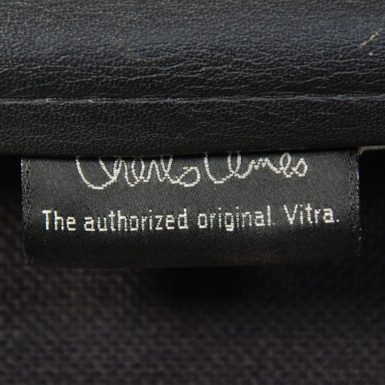 Charles Eames EA209 softpad stol i sort læder 2007