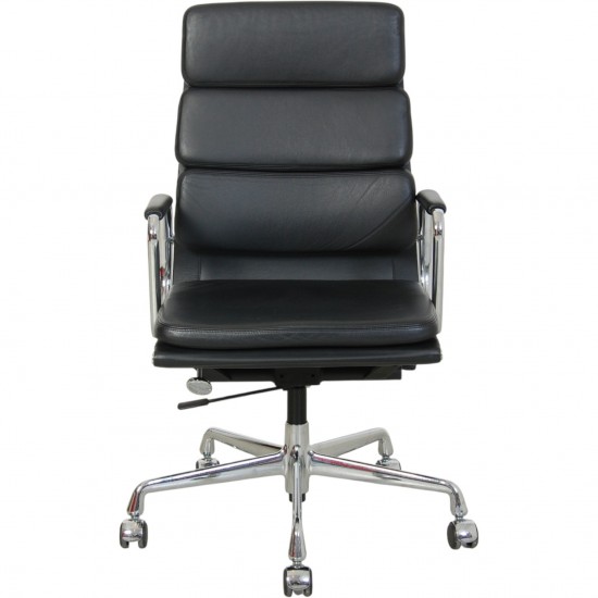 Charles Eames EA219 softpad kontorstol i sort læder 2006
