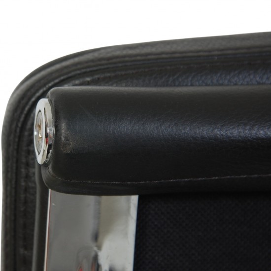 Charles Eames EA219 softpad kontorstol i sort læder 2006