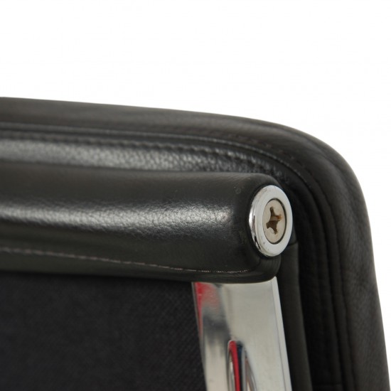Charles Eames EA219 softpad kontorstol i sort læder 2006