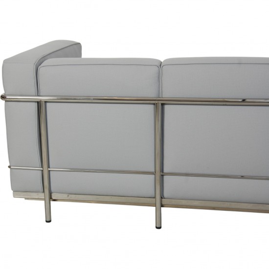Le Corbusier LC2 3.personers sofa i gråblåt stof 2010'erne