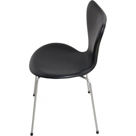 Sæt med 6 Arne Jacobsen Syver stole i sort læder