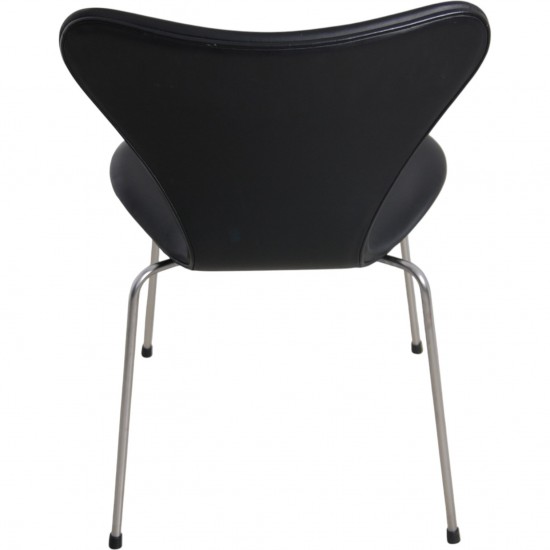 Sæt med 6 Arne Jacobsen Syver stole i sort læder
