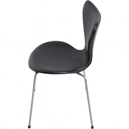 Sæt med 6 Arne Jacobsen Syver stole i sort læder