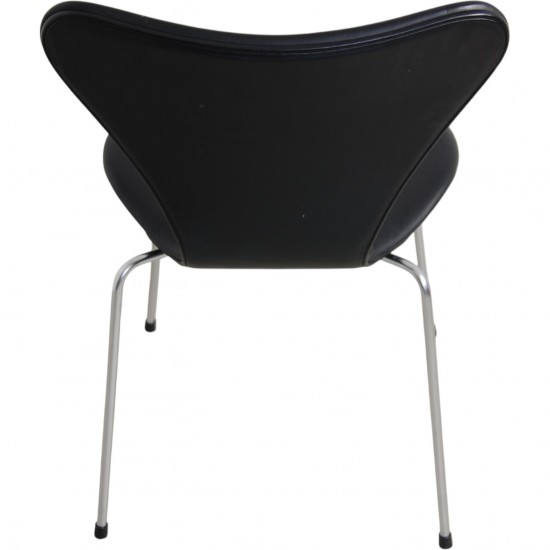 Sæt med 6 Arne Jacobsen Syver stole i sort læder
