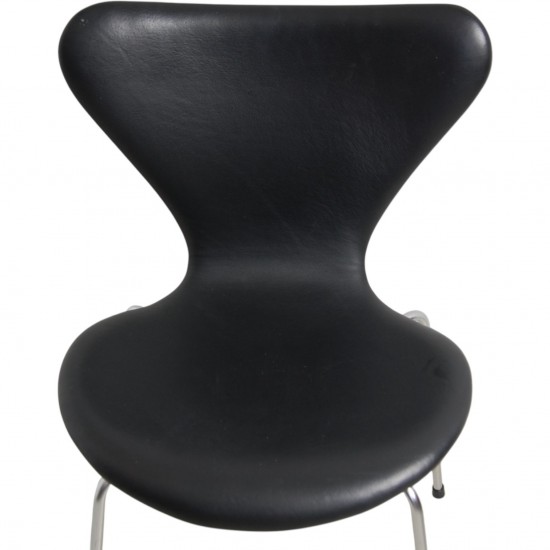 Sæt med 6 Arne Jacobsen Syver stole i sort læder