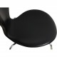 Sæt med 6 Arne Jacobsen Syver stole i sort læder
