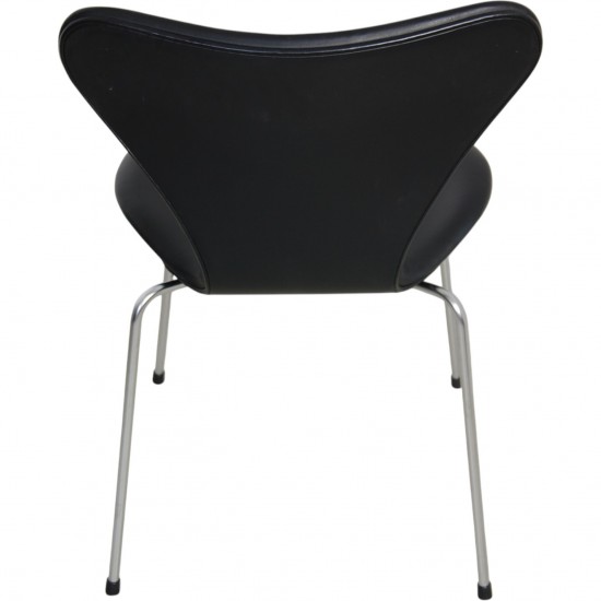 Sæt med 6 Arne Jacobsen Syver stole i sort læder