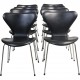 Sæt med 8 Arne Jacobsen Syver stole i sort læder