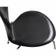 Sæt med 8 Arne Jacobsen Syver stole i sort læder